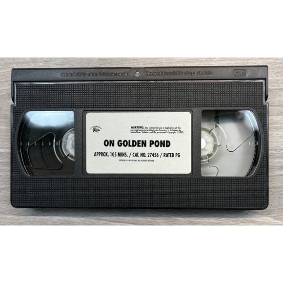 On Golden Pond VHS Movie 1993 Henry Fonda Jane Fonda Katherine Hepburn - Picture 3 of 5